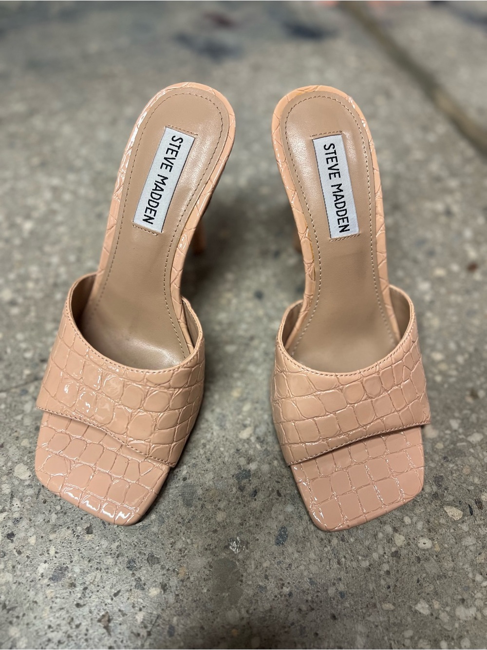 Steve Madden Blush Croc-Embossed Slide Mules in size 6